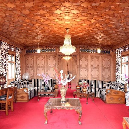 Yadgaar Houseboats Hotell Srīnagar Eksteriør bilde