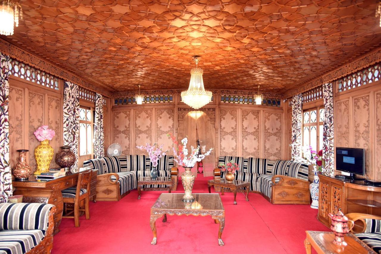 Yadgaar Houseboats Hotell Srīnagar Eksteriør bilde