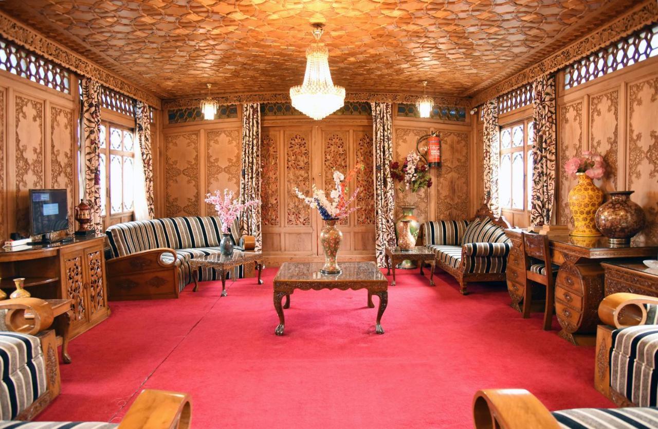 Yadgaar Houseboats Hotell Srīnagar Eksteriør bilde